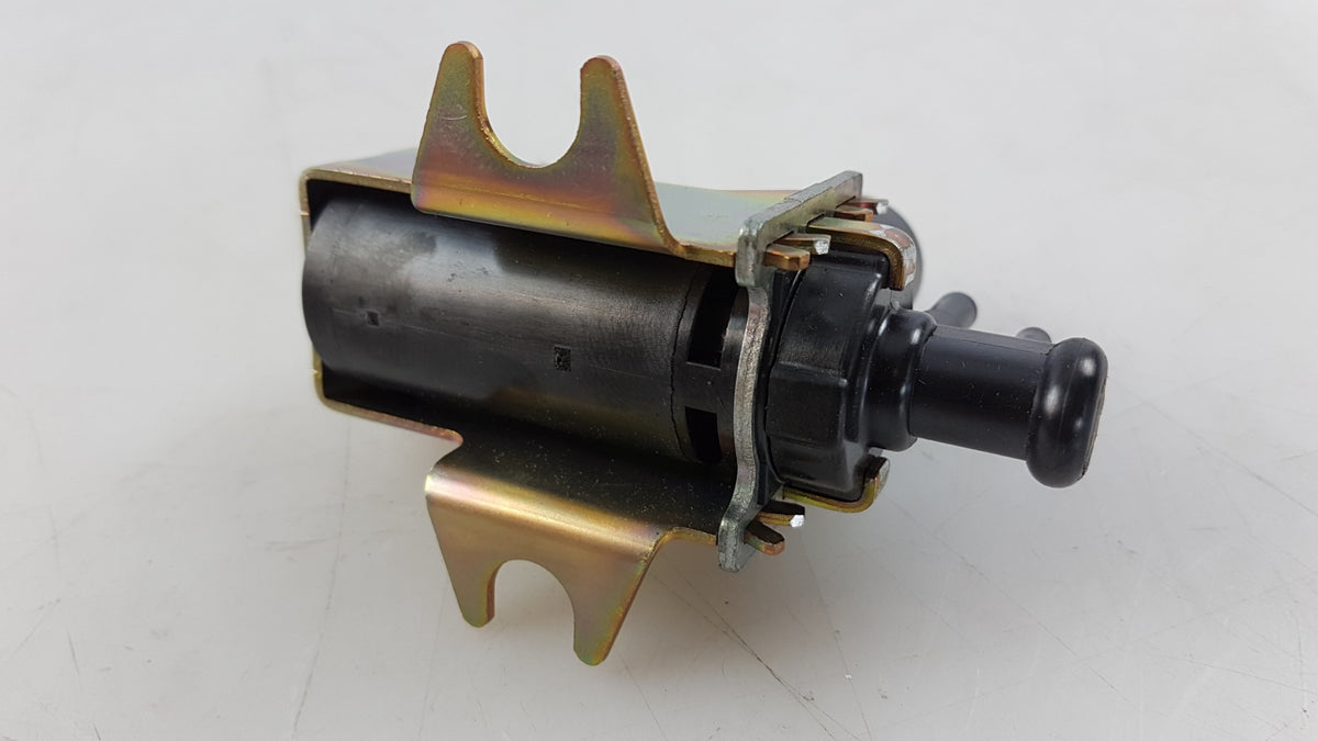 Original OPEL Monterey 1998-2000 AGR-Ventil 97137812