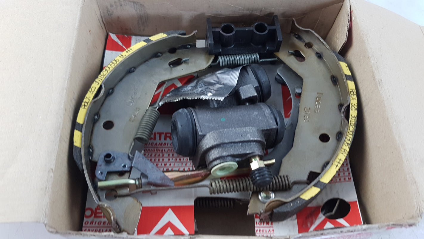 Original OE Peugeot Bremsbackensatz 42414R