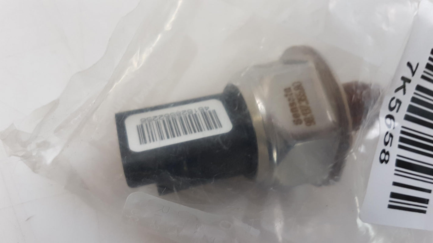 Original PEUGEOT 2008 Expert CITROEN C3 C4 Berlingo High Pressure Sensor 9813735580