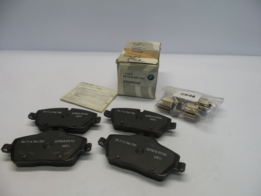 Original BMW 1' E81 E82 E87 E88 Bremsbeläge vorne 34116767143