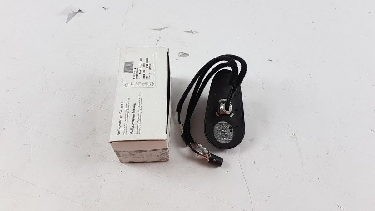 Original OE Volkswagen Antennenfuss 8L0035501E
