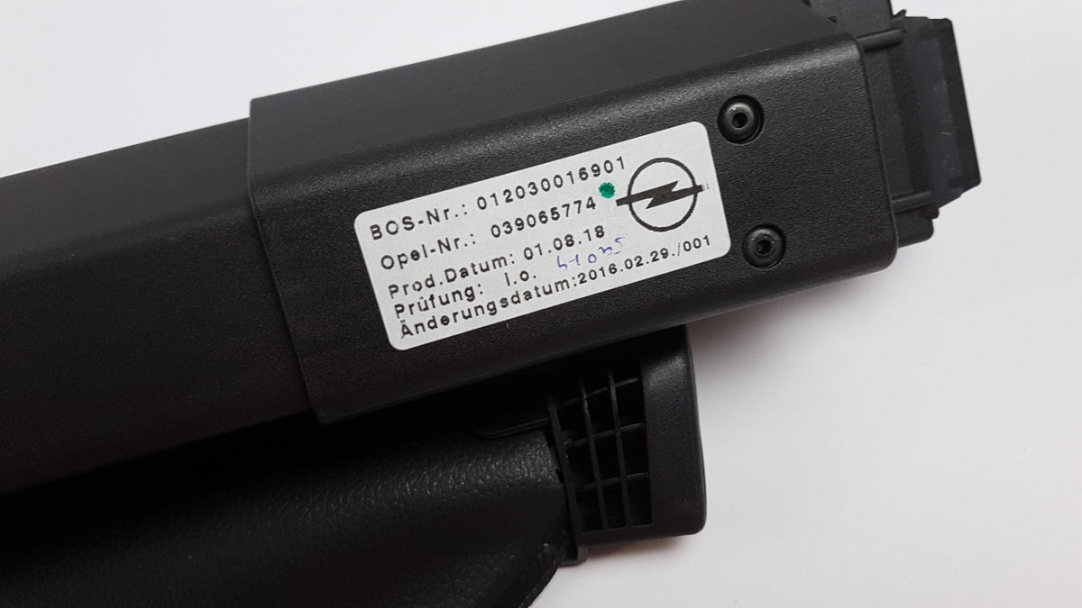 Original OE OPEL Hutablage 39065774