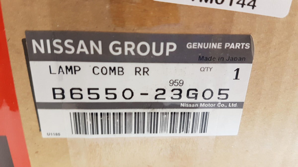 Original OE NISSAN Heckleuchte B655023G05