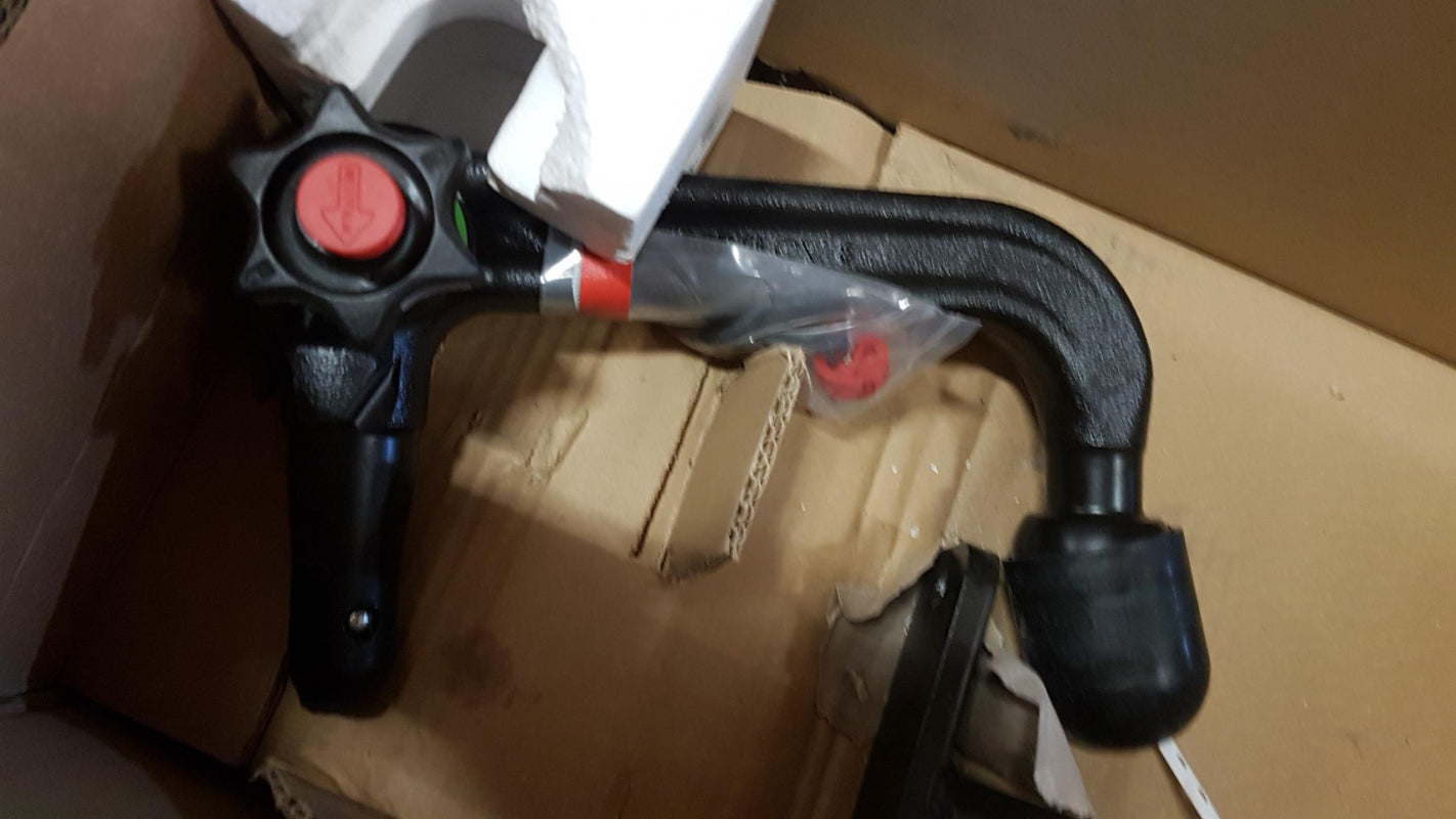 Original OE RENAULT Anhängerkupplung 8201645698