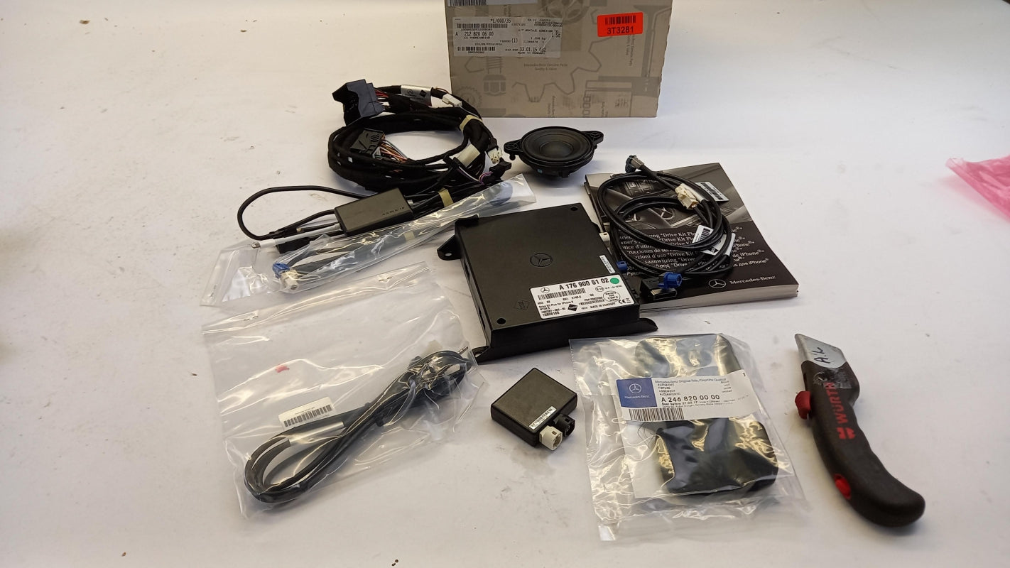 Original MERCEDES-BENZ W204 W212 R231 C218 smartphone installation kit A2128200600