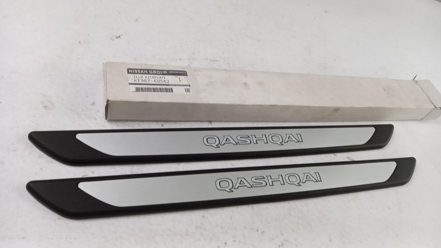 Original NISSAN Qashqai III 2021- Einstiegsleisten Satz KE9676U542