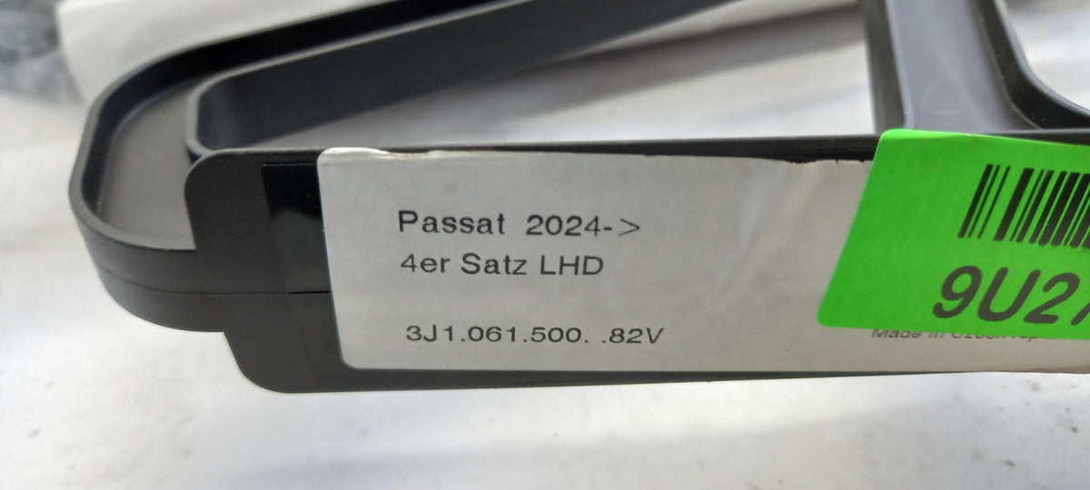 Original VW Passat B9 Fußmattensatz 4-teilig Gummi 3J106150082V