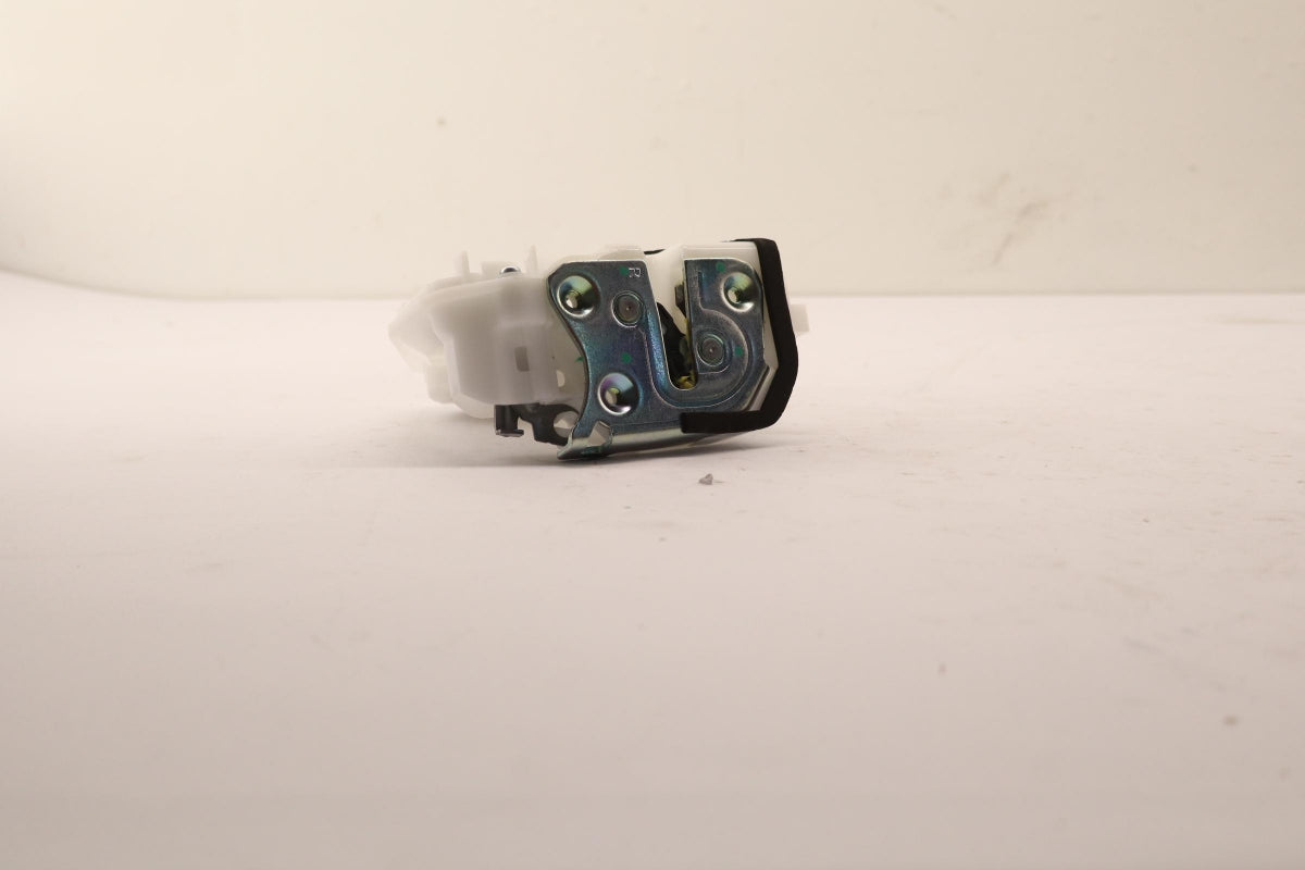 Original OE MITSUBISHI Türschloss 5715A842