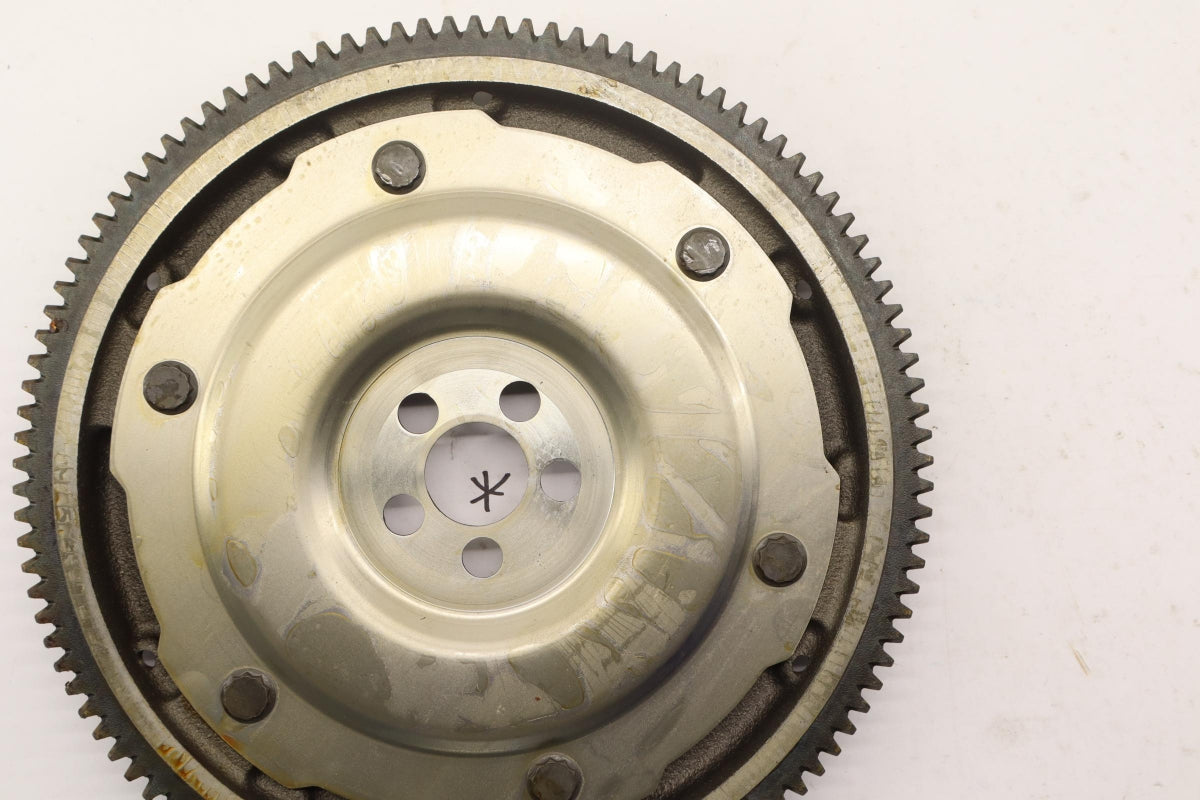 Original OE MITSUBISHI Schwungrad MD372568