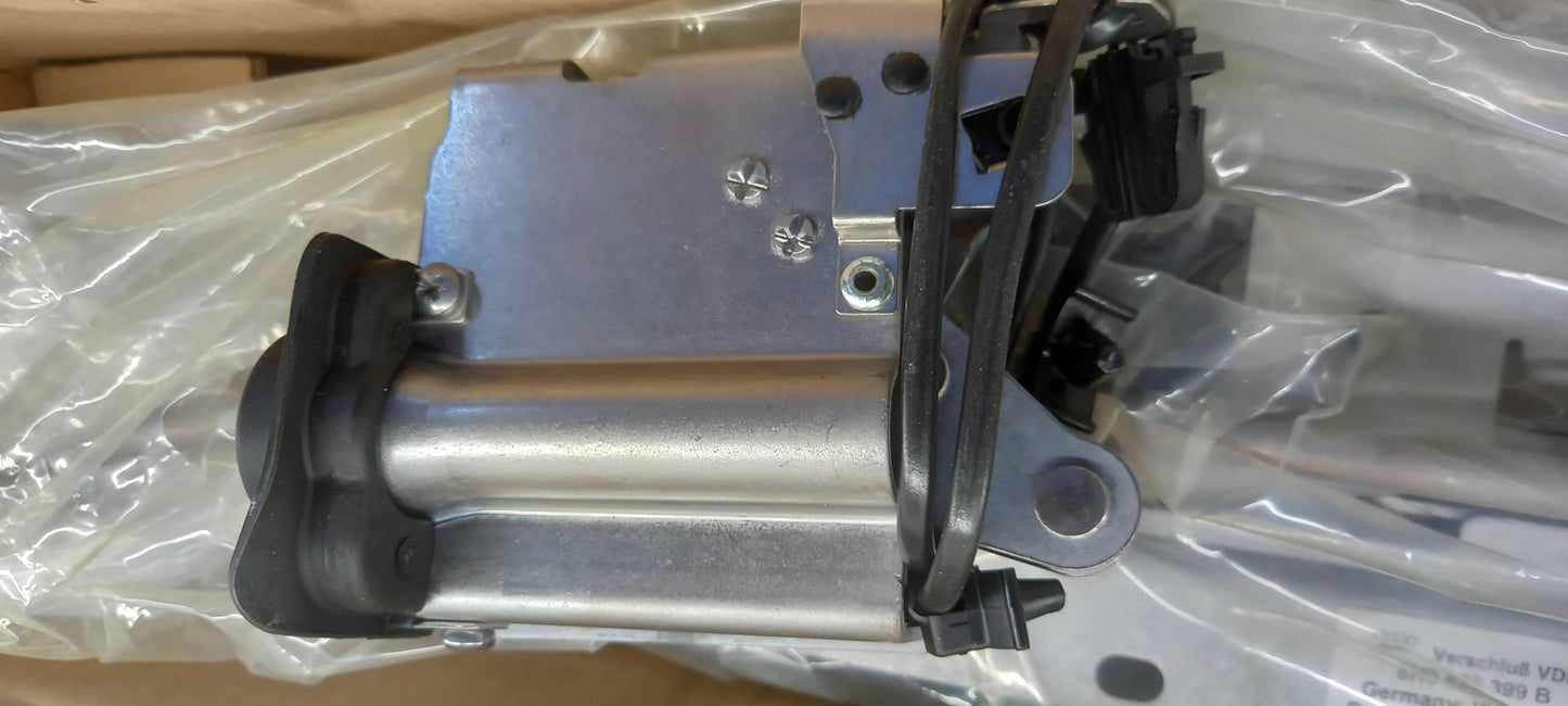 Original OE Volkswagen Stellantrieb 8H0825399B
