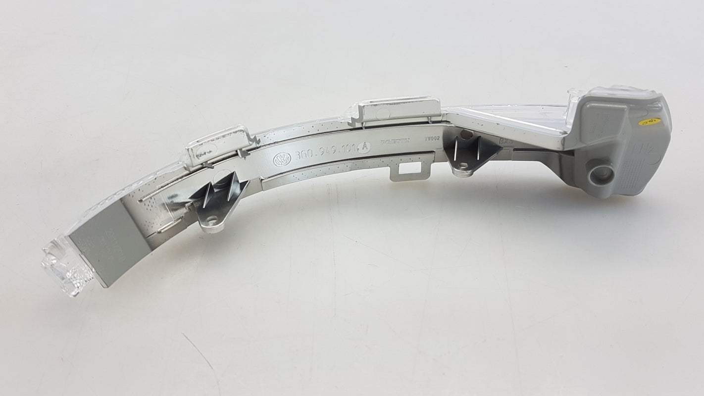 Original OE Volkswagen Blinkleuchte 3G0949101A