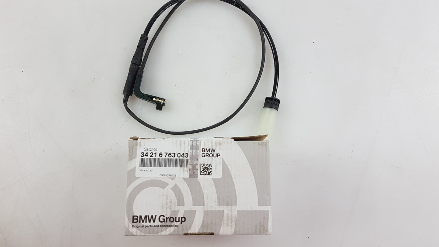 Original BMW 5' E61 Bremsbeläge mit Bremsbelagfühler hinten 34212339279