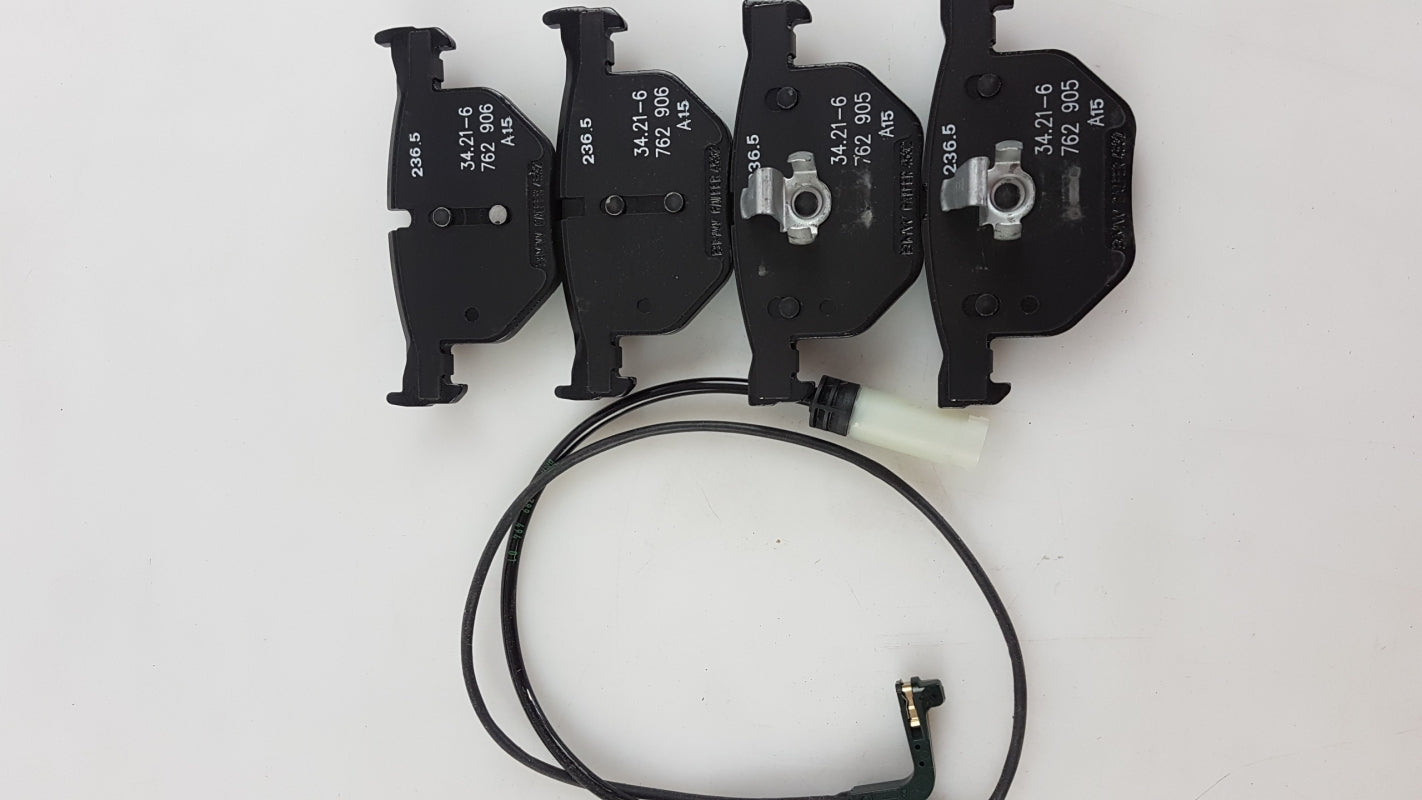 Original BMW 5' E61 Bremsbeläge mit Bremsbelagfühler hinten 34212339279