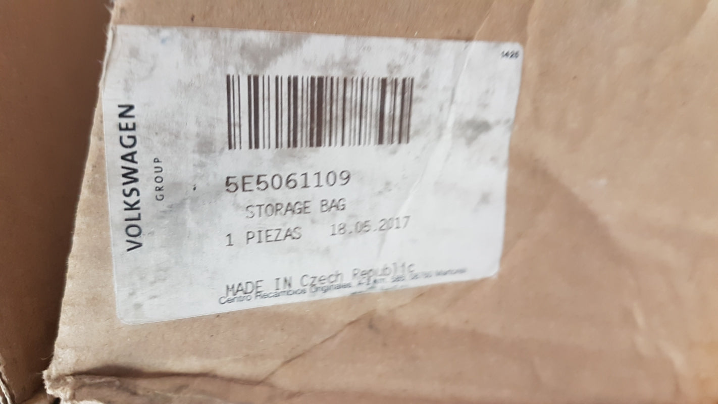 Original OE Volkswagen Gepäckraumwanne 5E5061109