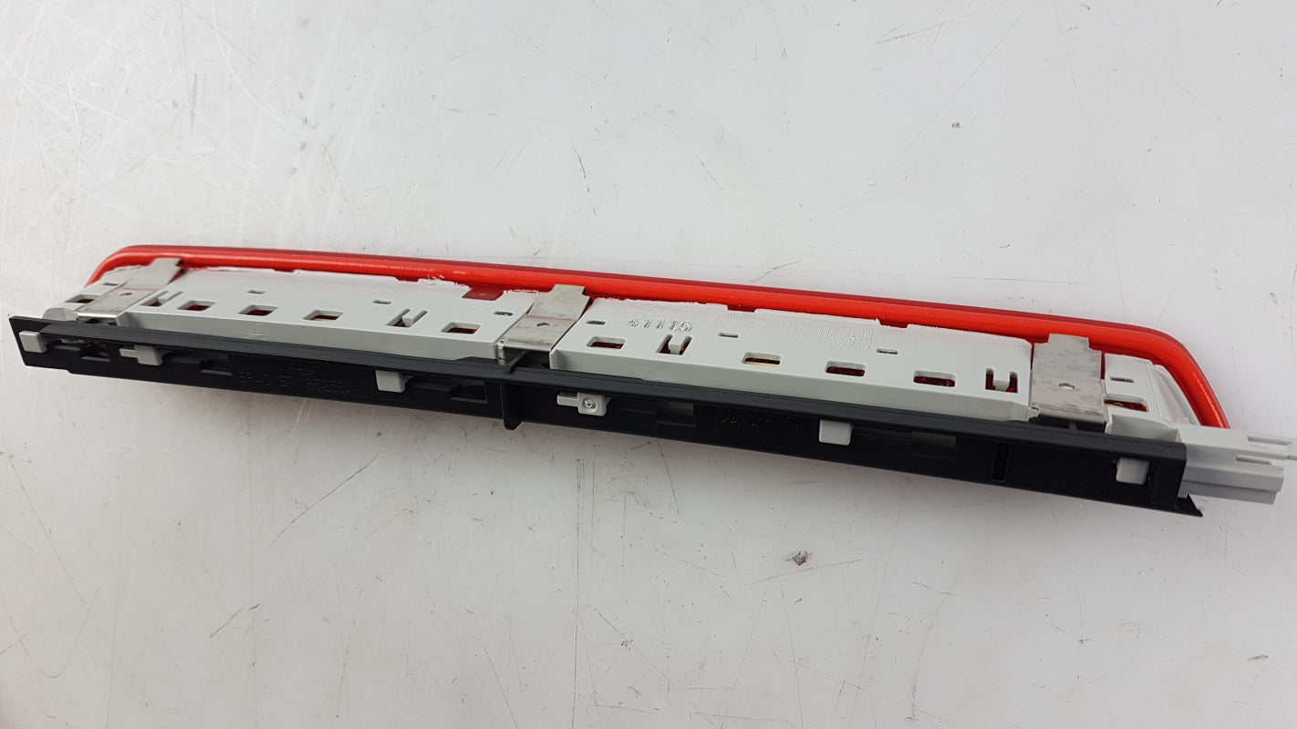 Original OE Volkswagen Zusatzbremsleuchte 5J994509747H