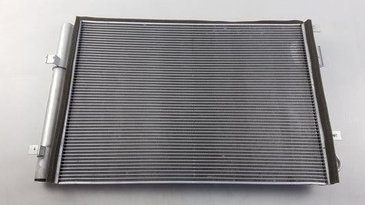 Original OE HYUNDAI/KIA Klimakondensator 976061R000