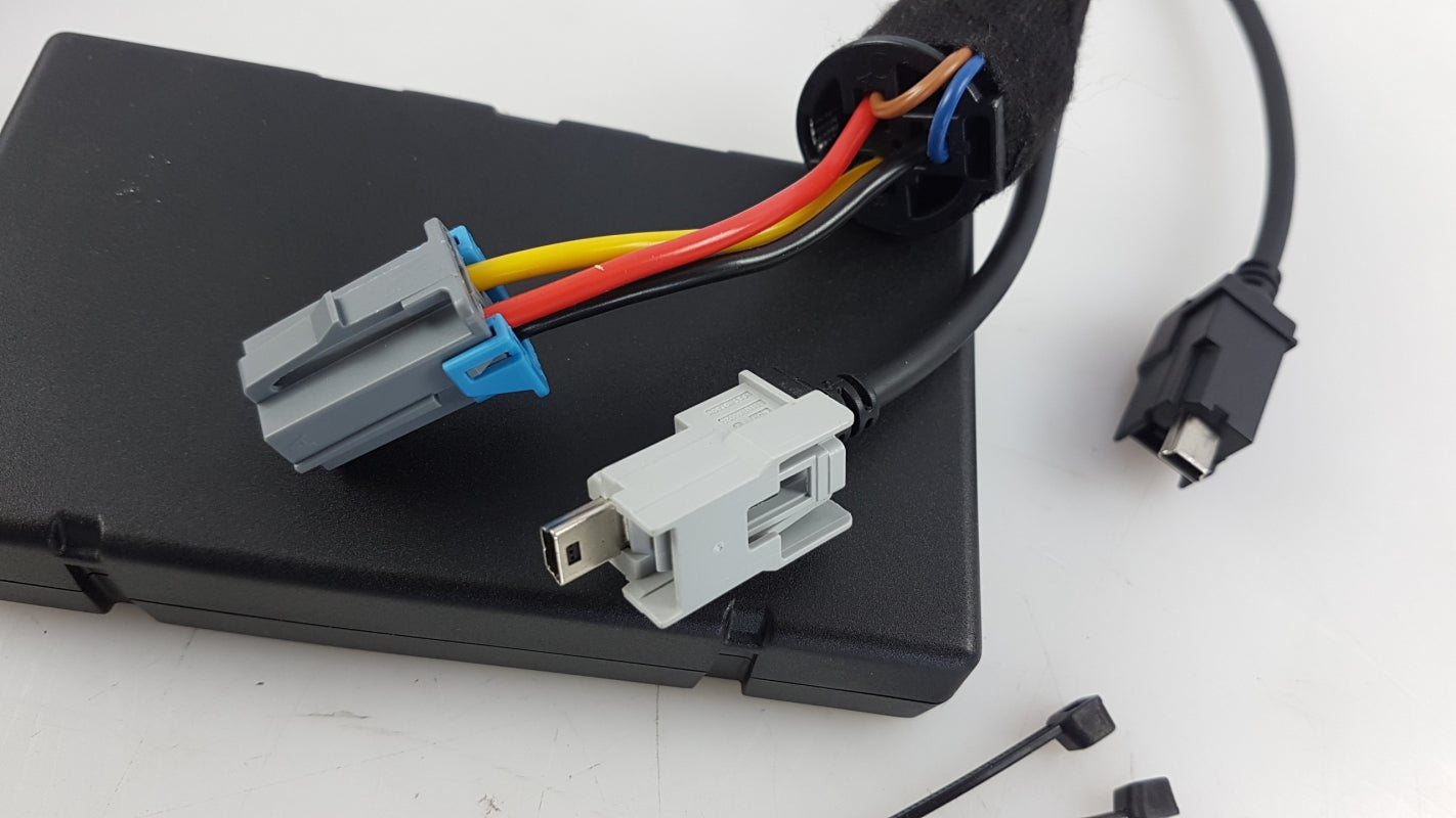 Original OPEL Adam Smartphone Weige Befestigungsplatte mit Kabelsatz 13378305