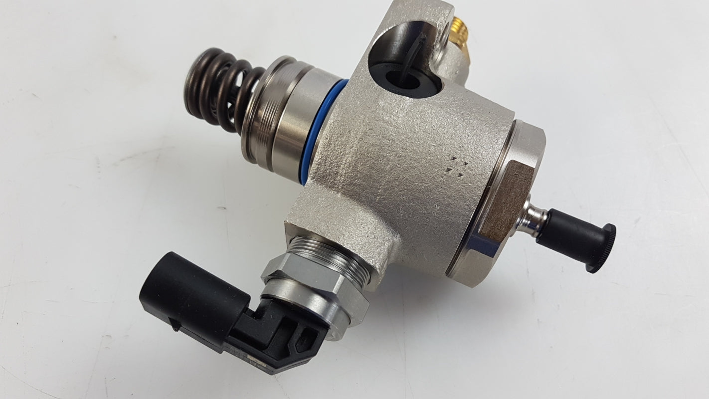 Original OE Volkswagen Kraftstoffpumpe 06L127025M