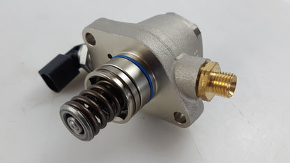 Original OE Volkswagen Kraftstoffpumpe 06L127025M