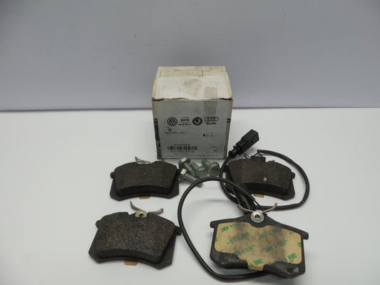 Original AUDI RS4 Bremsbeläge Bremsklötze + Verschleißanzeige hinten 8D0698451A