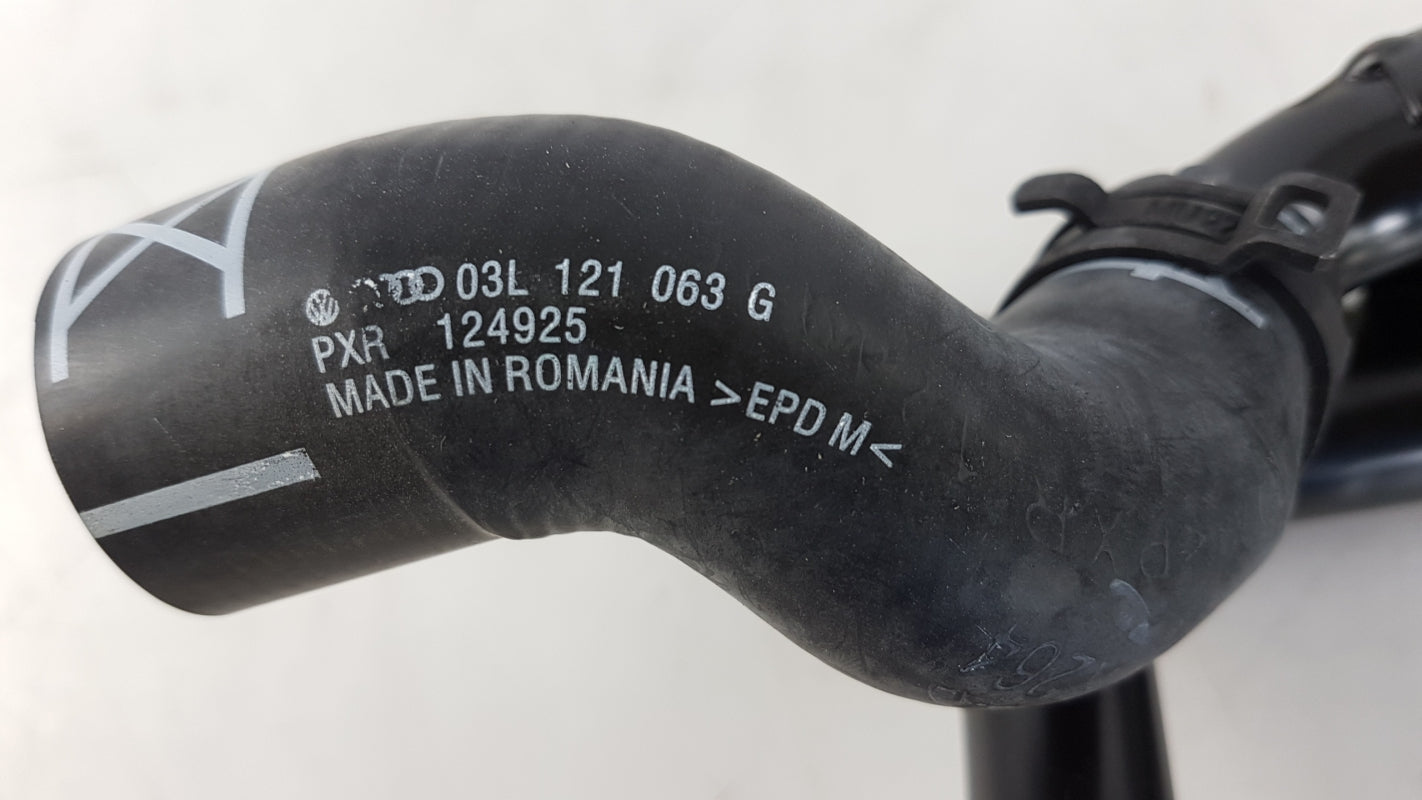 Original OE Volkswagen Kühlerschlauch 03L121049G