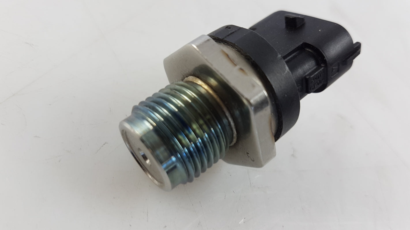 Original OPEL Astra-H Zafira-B Kraftstoffdruck Drucksensor 1.9 CDTi 93185626