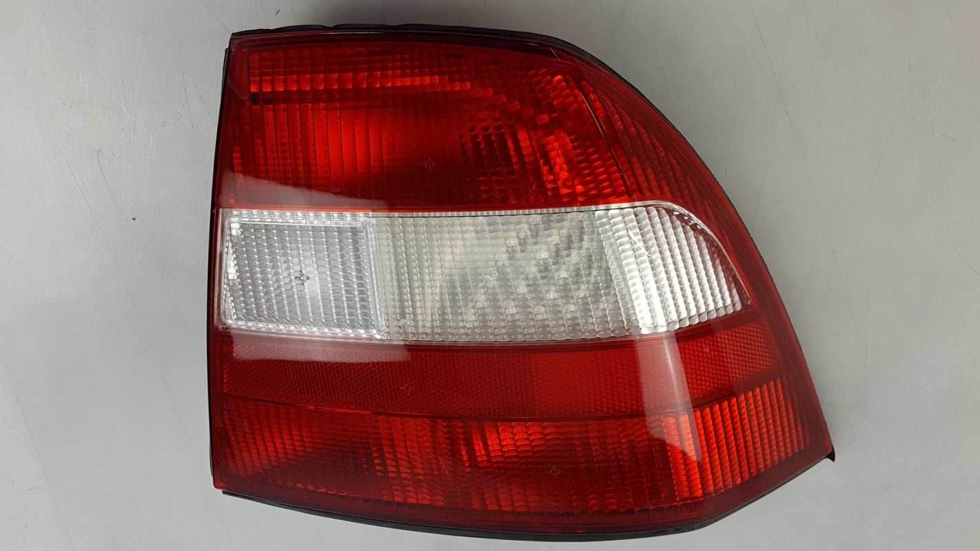 Original OE OPEL Heckleuchte 90512716