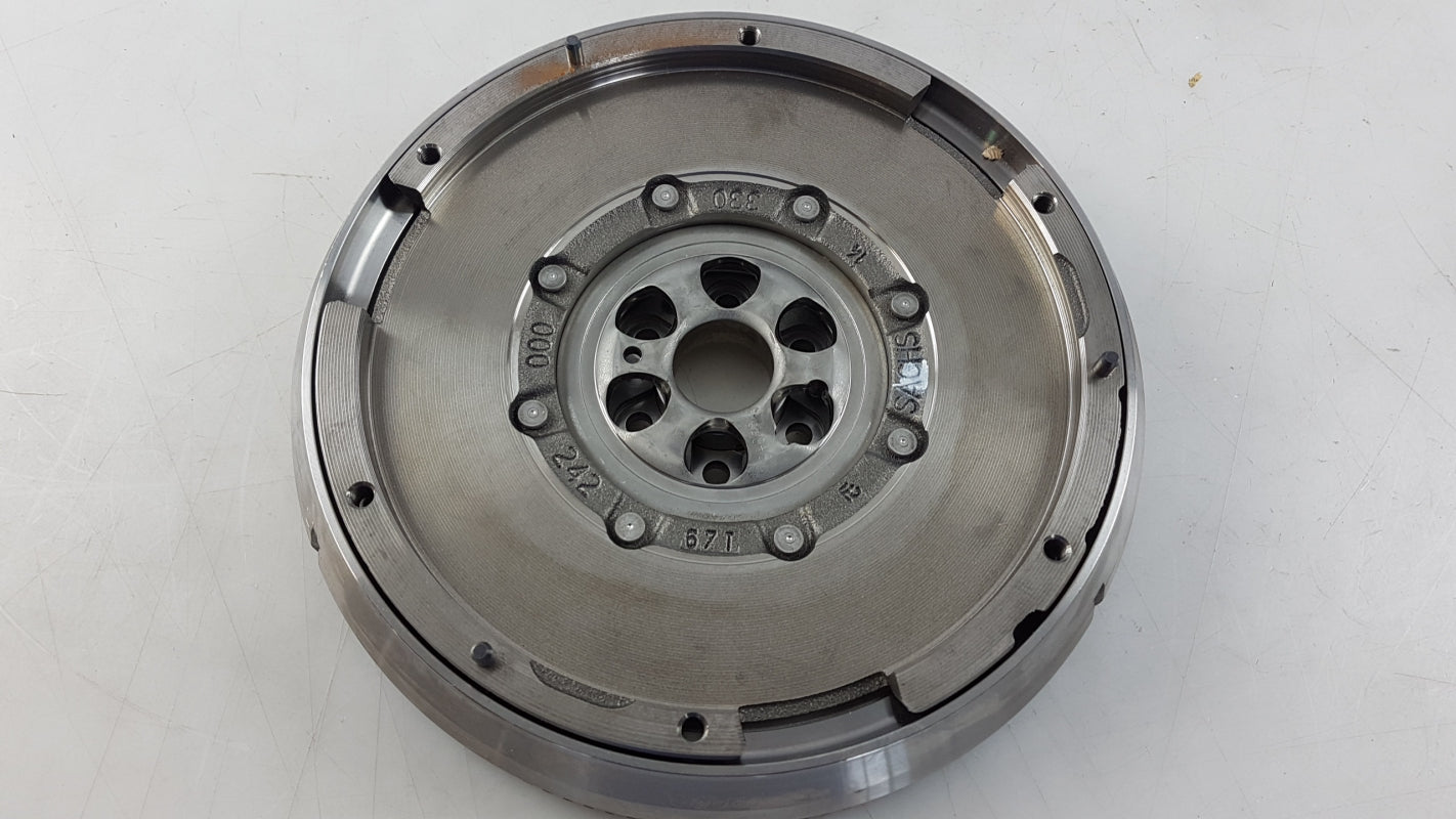 Original PEUGEOT 1007 3008 307 308 407 CITROEN Berlingo C2 C4 Schwungrad 0532Q4