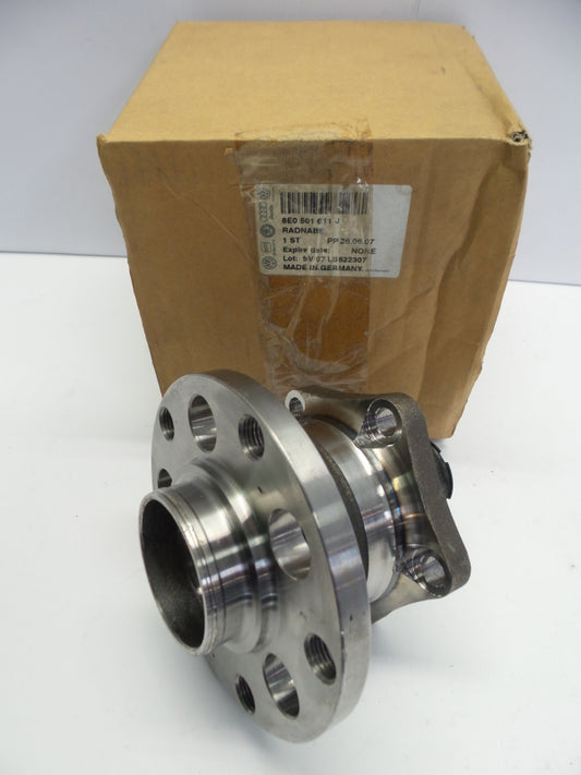 Original AUDI A6 VW Passat SKODA Superb Radnabe mit Lager hinterachse 8E0501611J