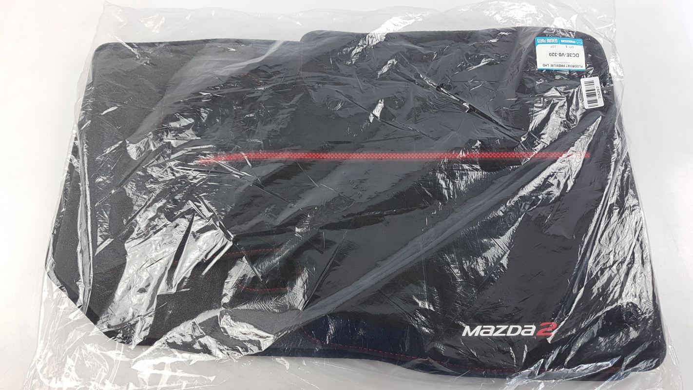 Original OE MAZDA Fußmattensatz DC3EV0320