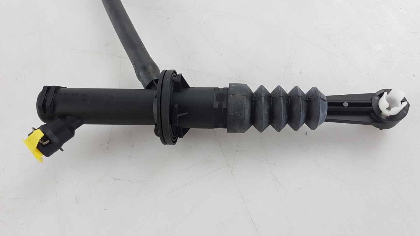 Original RENAULT Megane III 6 Gear 1.6/1.5D Kupplungsgeberzylinder 306101808R