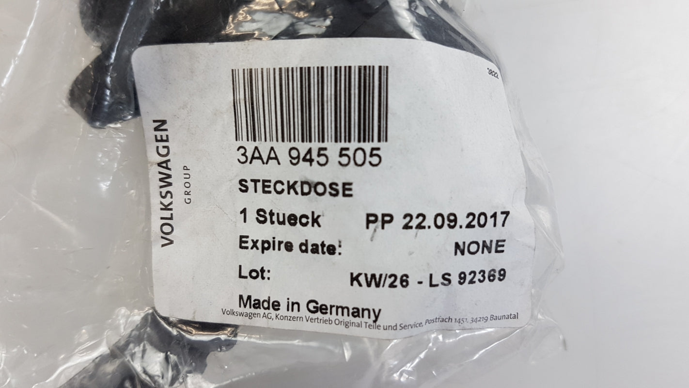 Original OE Volkswagen Anhängerkupplung Steckdose 3AA945505