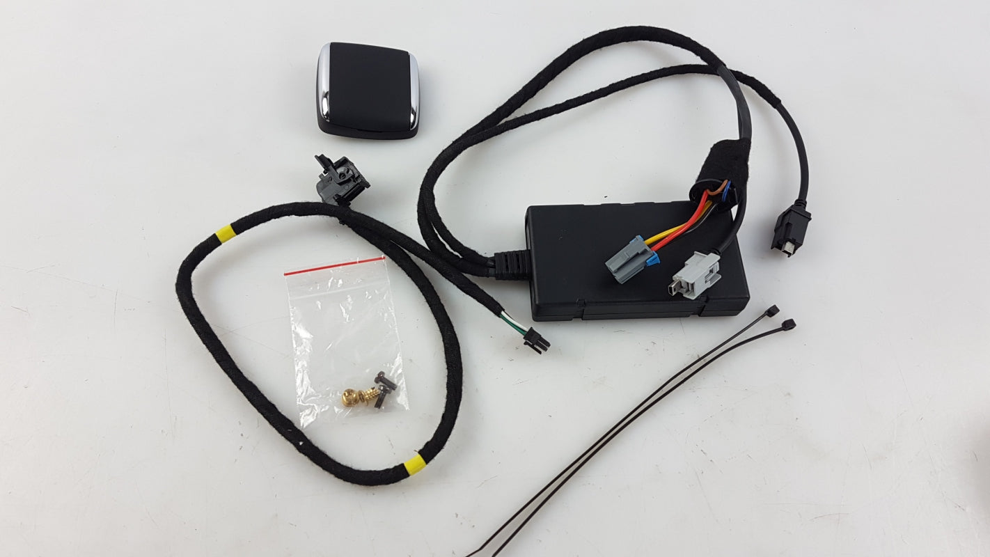 Original OPEL Adam Smartphone Weige Befestigungsplatte mit Kabelsatz 13378305