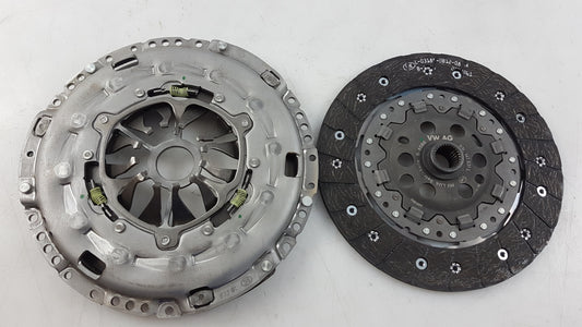 Original AUDI A1 A3 VW Golf V 1K Touran 1T Kupplungssatz 228mm 'LUK' 03L141015P