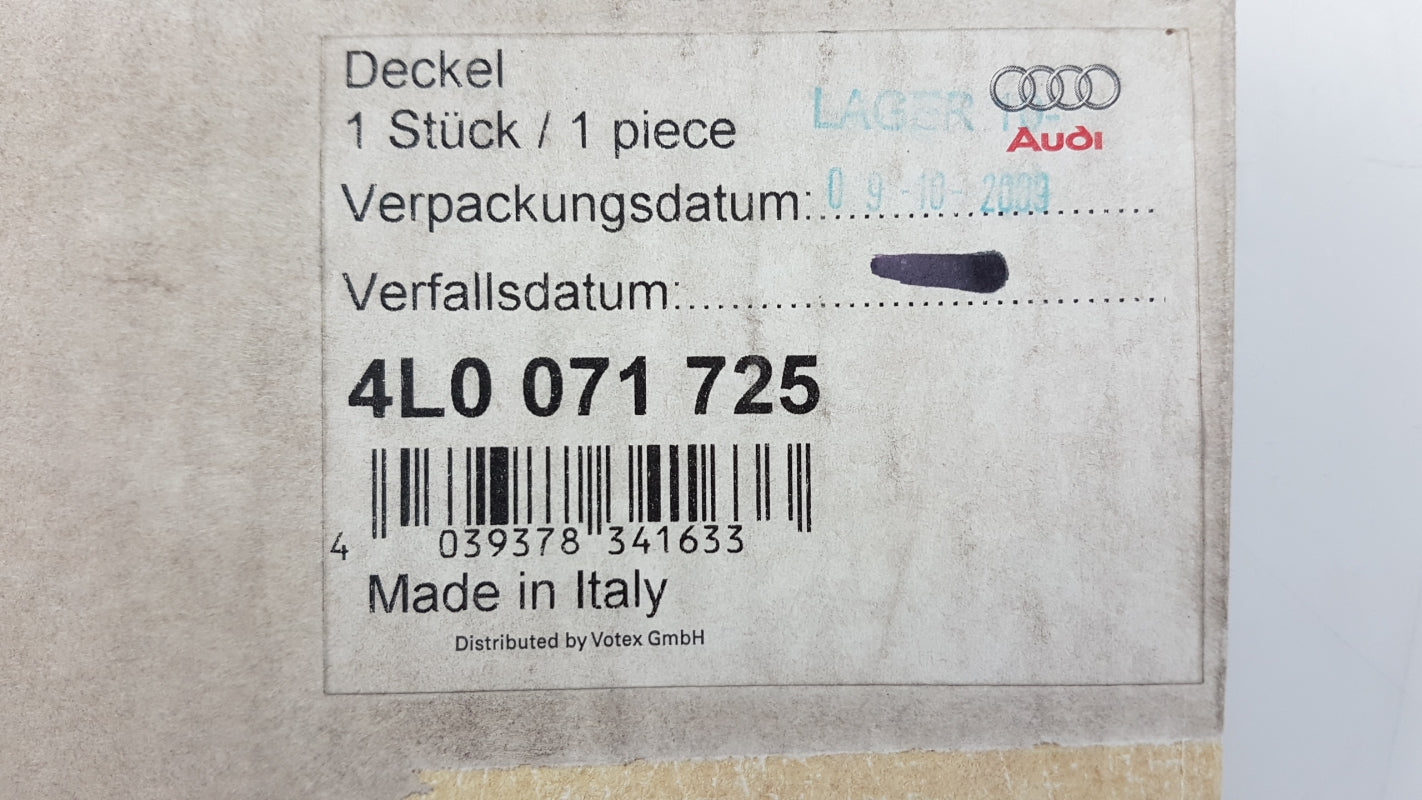 Original AUDI Q7 Abdeckung Heckschürze für Auto mit Anhängerbetrieb 4L0071725
