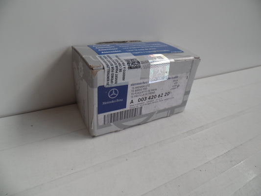 Original MEREDES-BENZ W230 W220 W219 W215 W211 Bremsbelagsatz hinten A0034206220
