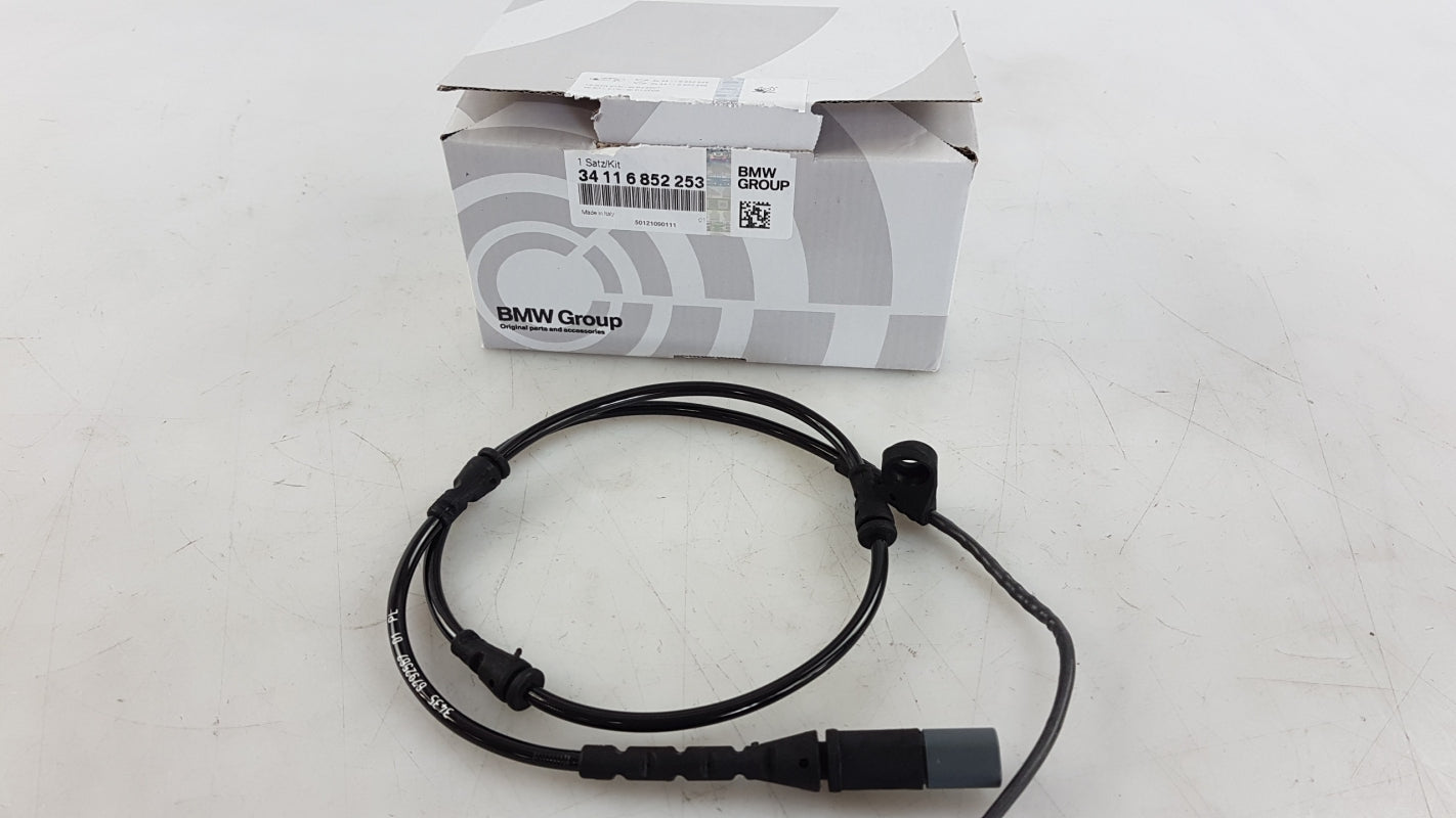 Original BMW X5 E70 F15 X6 E71 F16 Bremsbeläge mit Warnkontakt Vorne 34112413068
