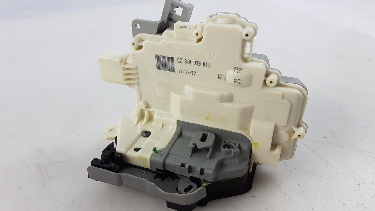 Original OE Volkswagen Türschloss 8K0839015