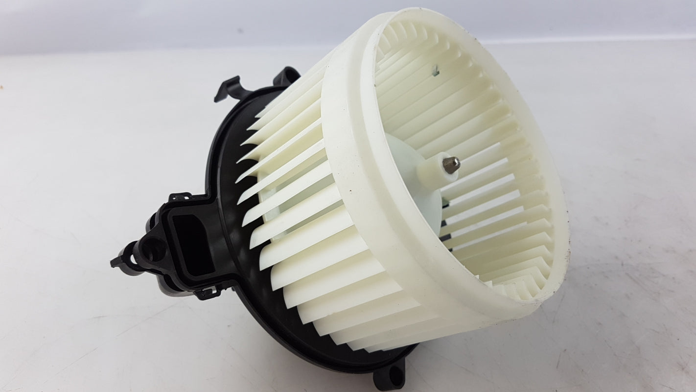 Original PEUGEOT Partner CITROEN Berlingo Heizung Gebläsemotor 6441AS