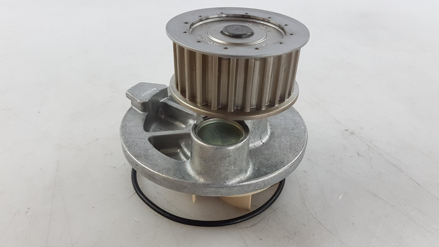 Original OPEL Antara CHEVROLET Captiva 2.4i Wasserpumpe 92226211