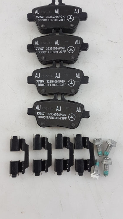 Original INFINITI Q30 1.6 2015-2019 Bremsbeläge Hinten 44060HG00A