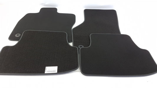 Original SEAT Leon 5F 5-türig Fußmattensatz 4-teilig Textil 5F0863011LOE