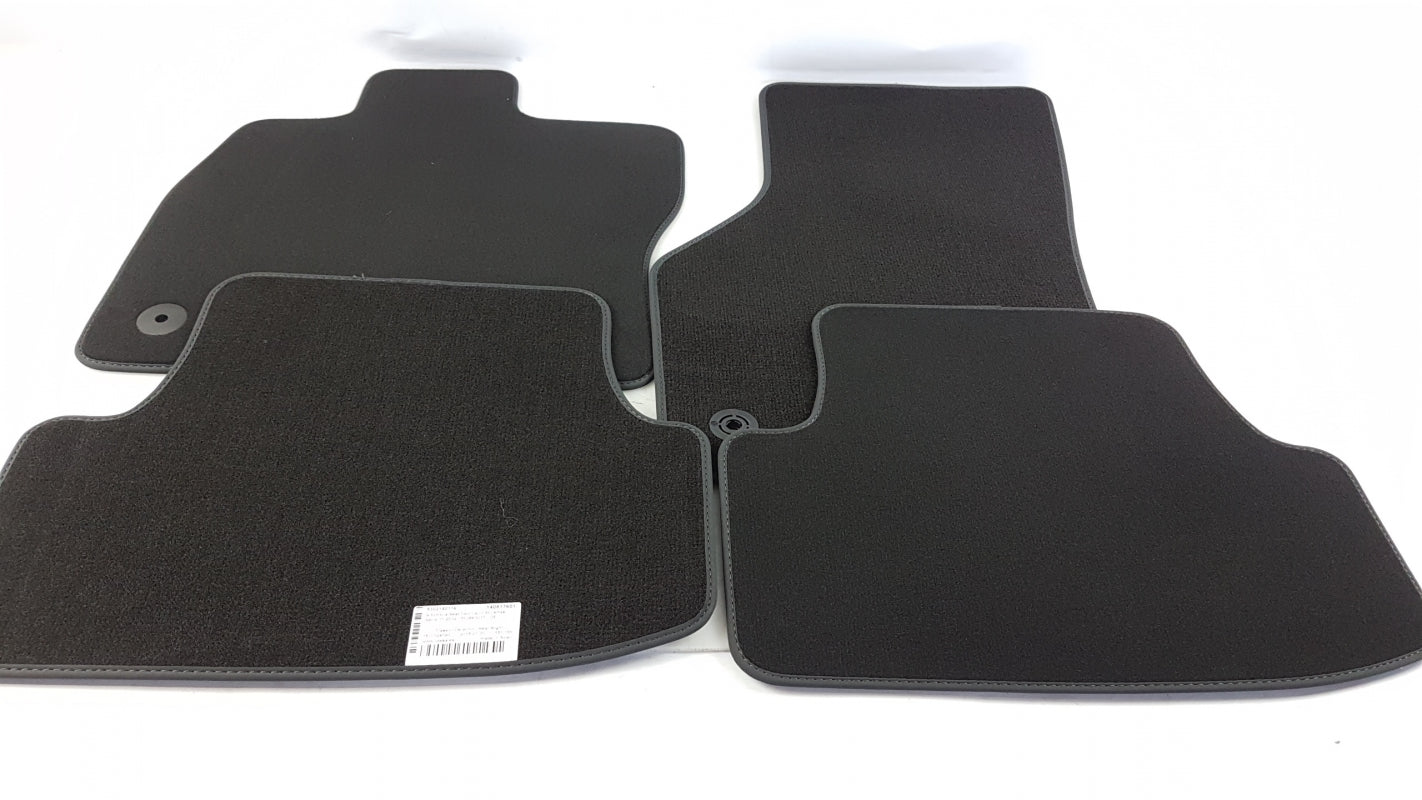 Original SEAT Leon 5F 5-türig Fußmattensatz 4-teilig Textil 5F0863011LOE