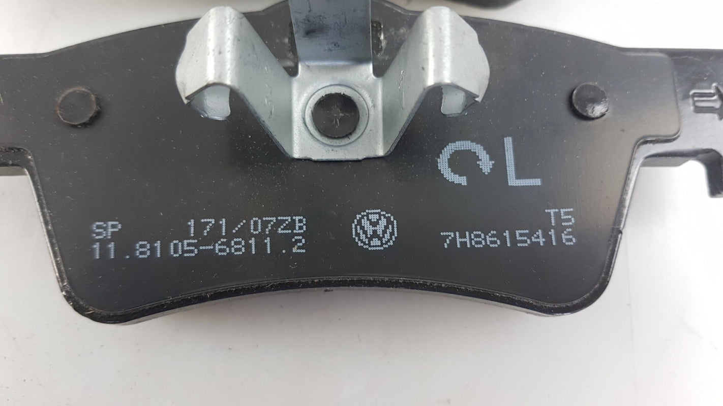 Original VW Touareg I '07-'10 Bremsbeläge mit Warnkontakt hinten 7L6698451C