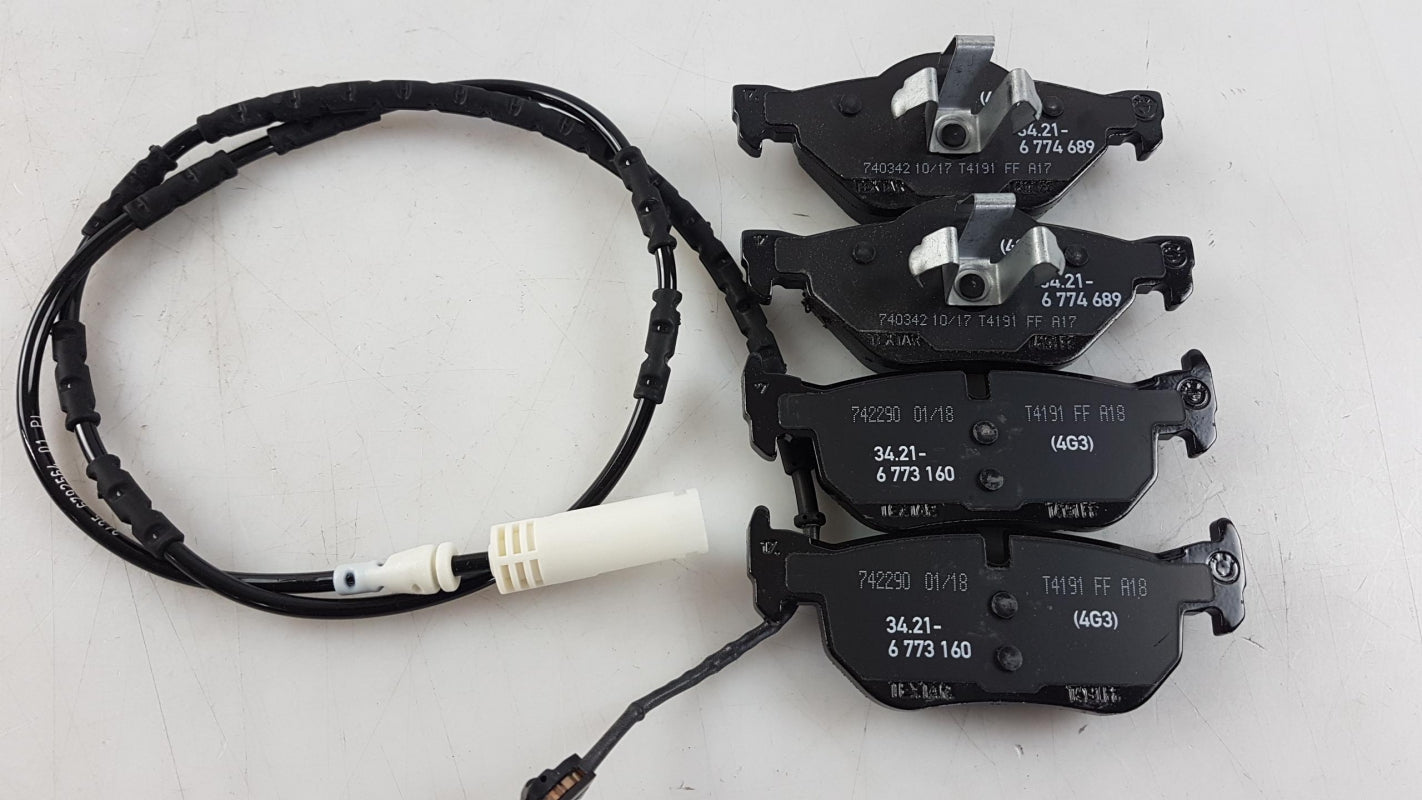 Original BMW 1' E81 E82 E87 E88 3' E90-E93 Bremsbeläge hinten 34212288892