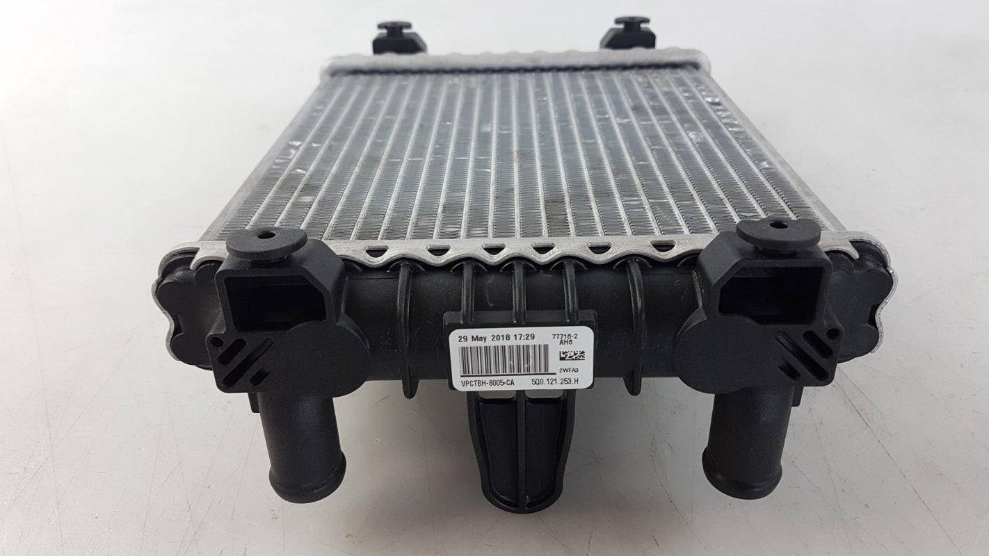 Original AUDI A1 A3 VW Golf Passat SKODA Superb Wasserkühler 5Q0121253H