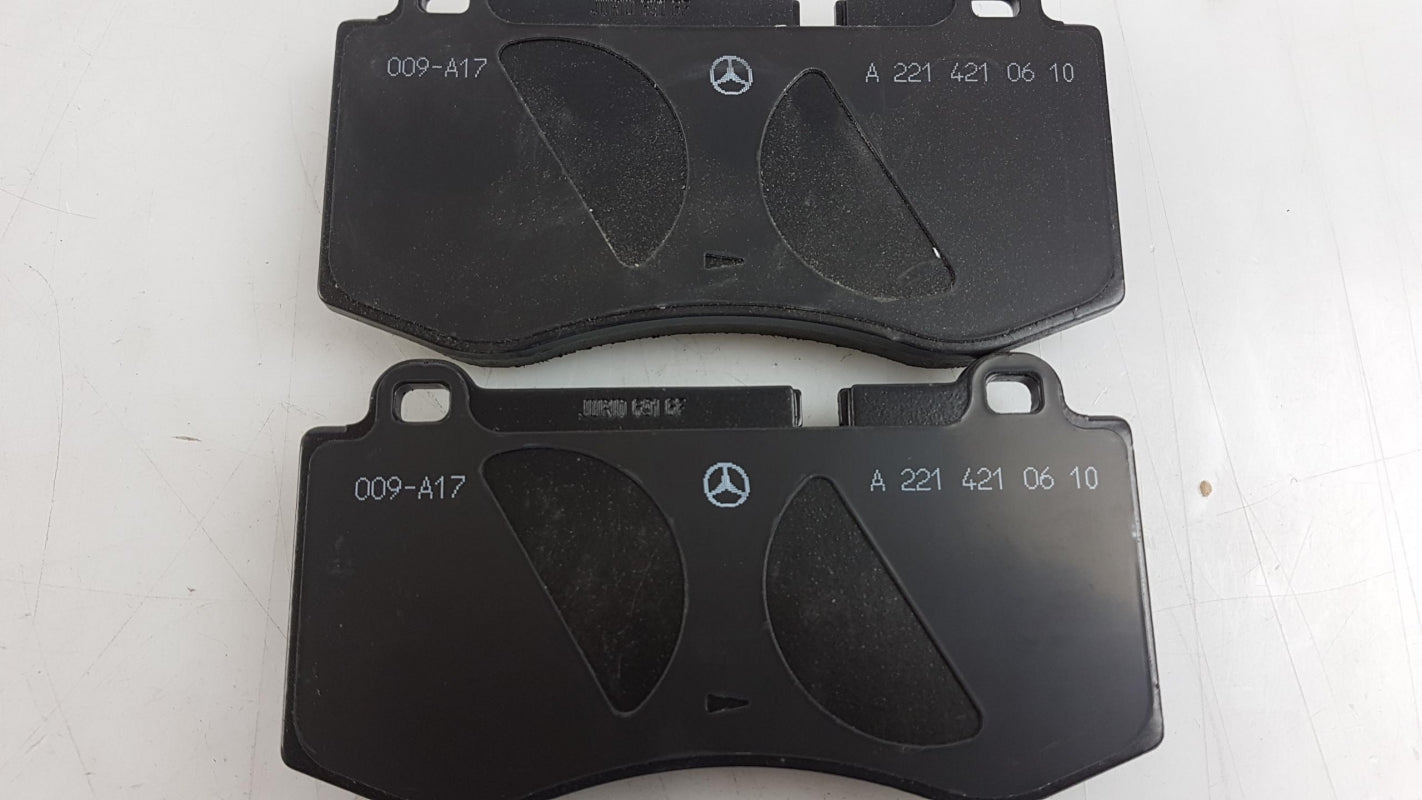Original MERCEDES-BENZ W211 C216 C219 W221 R230 Bremsbeläge vorne A004420802064