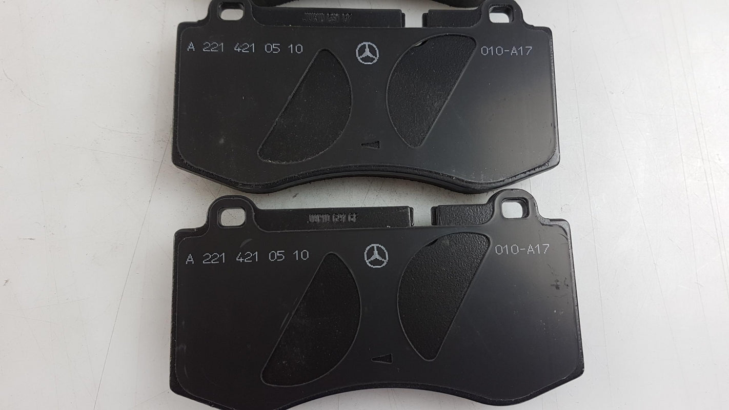 Original MERCEDES-BENZ W211 C216 C219 W221 R230 Bremsbeläge vorne A004420802064