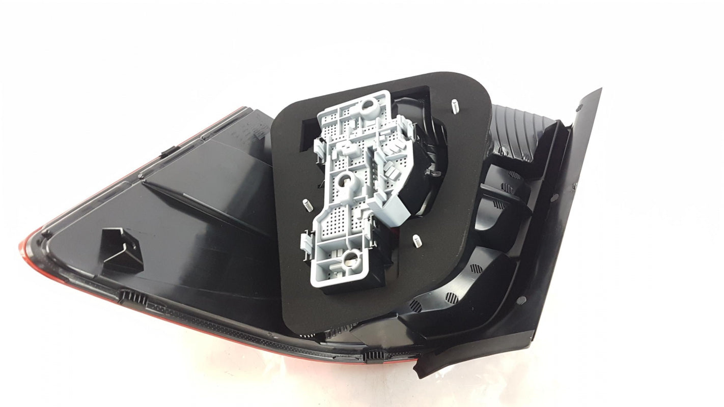 Original MERCEDES-BENZ W204 Rückleuchte Heckleuchte links A2048201364