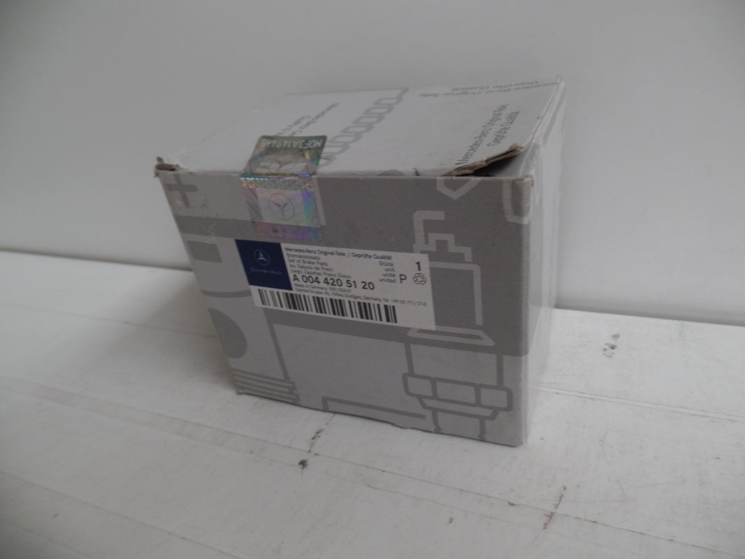 Original MERCEDES-BENZ W171 W203 W209 Bremsbeläge vorne A0044205120